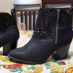Black Booties Womens Size 10W